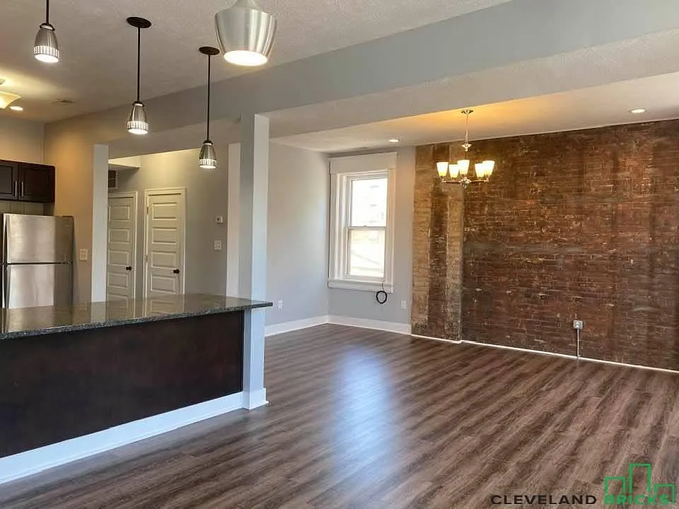 1 bed, 1000 sqft, $1,900 — Photo 4
