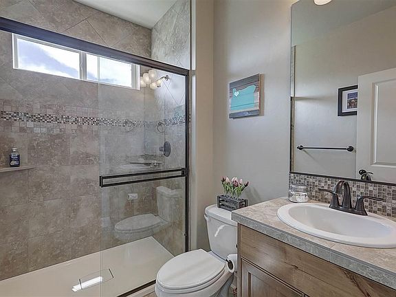 5th image of 2823 Riverbend Dr