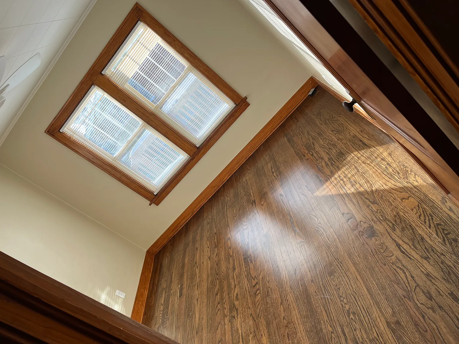 2 bed, 864 sqft, $1,700 — Photo 3