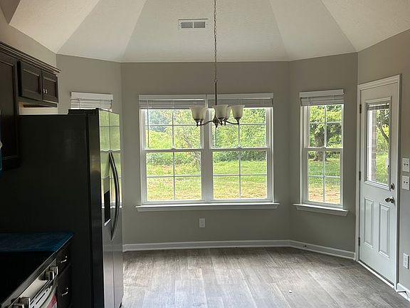 5th image of 310 Yearwood Ave