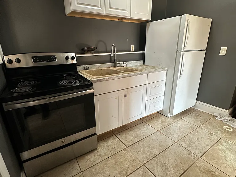 218 West St #C2 — Photo 2