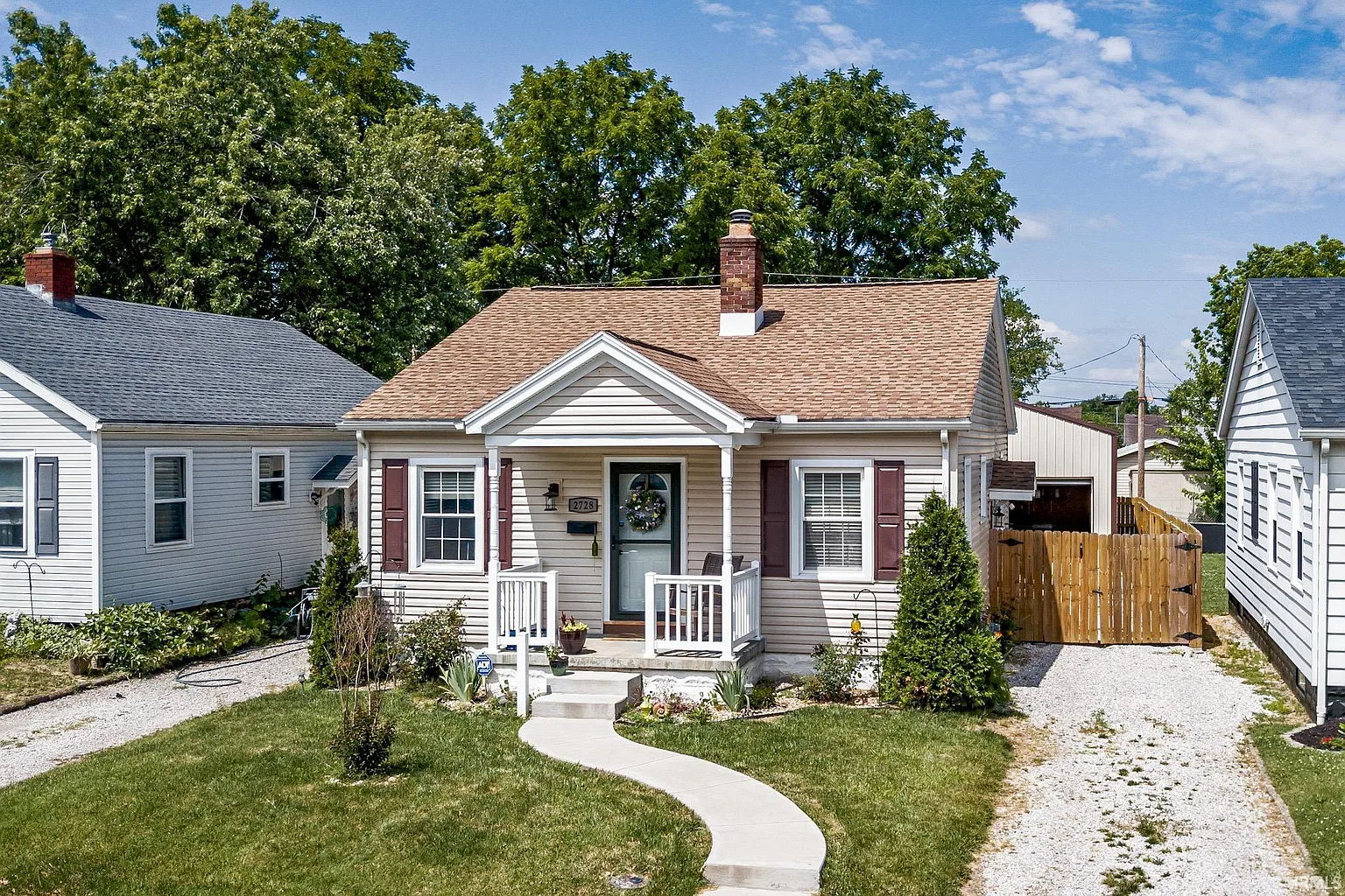 2728 Edgar St photo 1