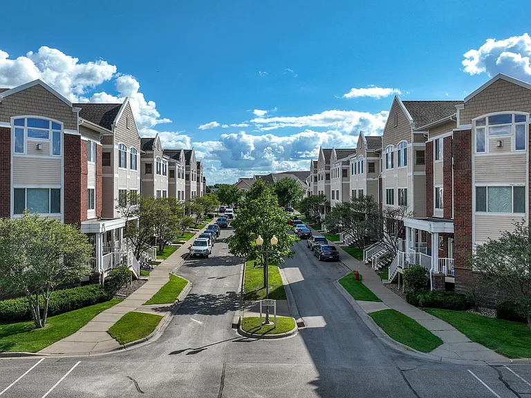 Hearthstone Apartments and Townhomes — Photo 25