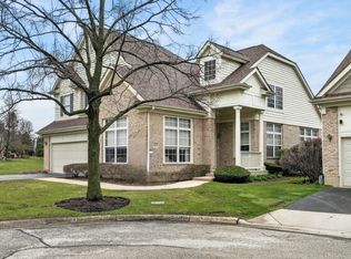 2072 Inverness Dr, Vernon Hills, IL