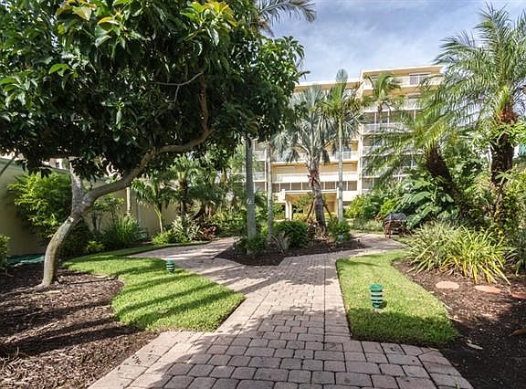 4th image of 1977 Gulf Shore Blvd N APT 606