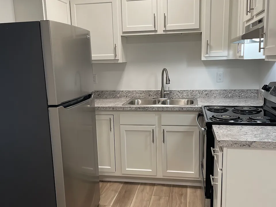 1020 E Main St #6