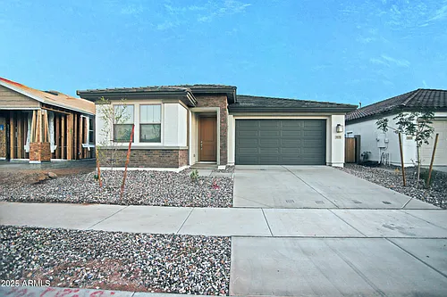 879 W Finch Dr Photo 1