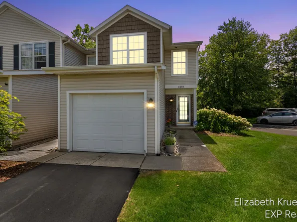 3292 Park Ridge Ln NE, Grand Rapids, MI 49525