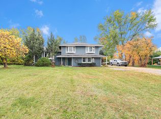 13477 S Horrell Rd, Fenton, MI 48430