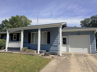 925 1st St NW, Hampton, IA 50441