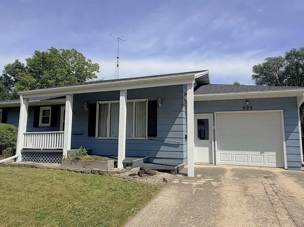 925 1st St NW, Hampton, IA 50441