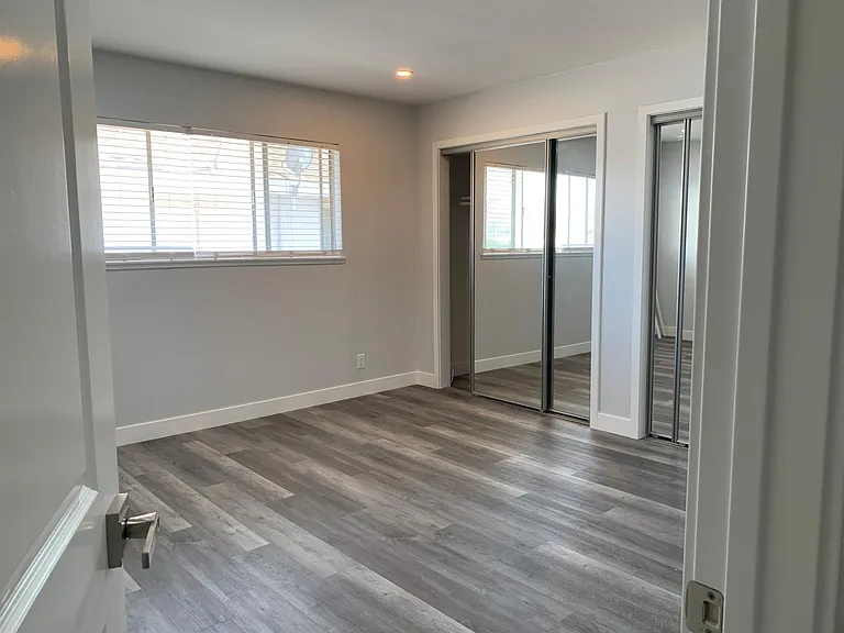 2575 Bayshore Ave — Photo 26