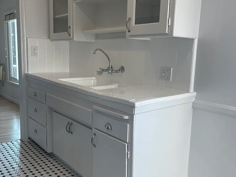 1849 N Harvard Blvd #4 — Photo 4