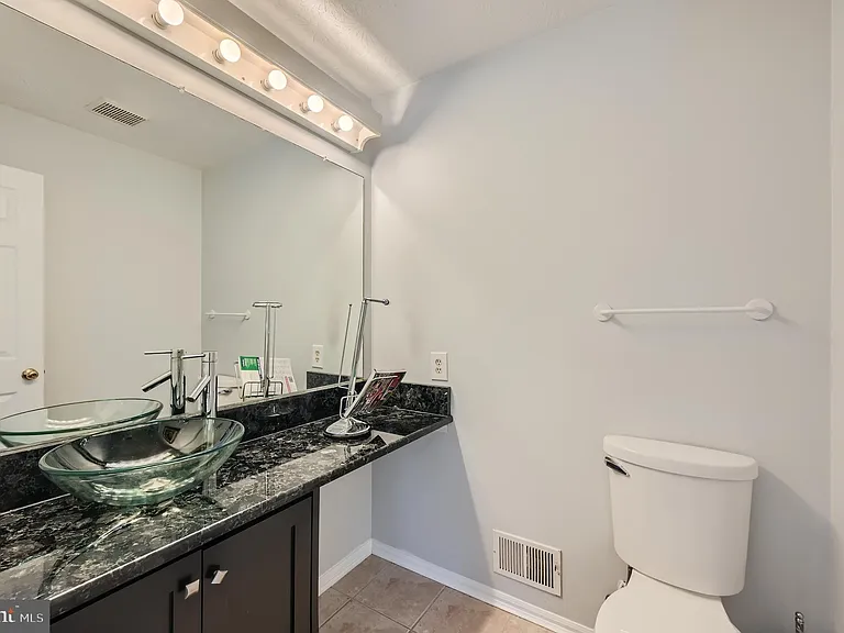 8 Sapphire Hill Ct — Photo 13