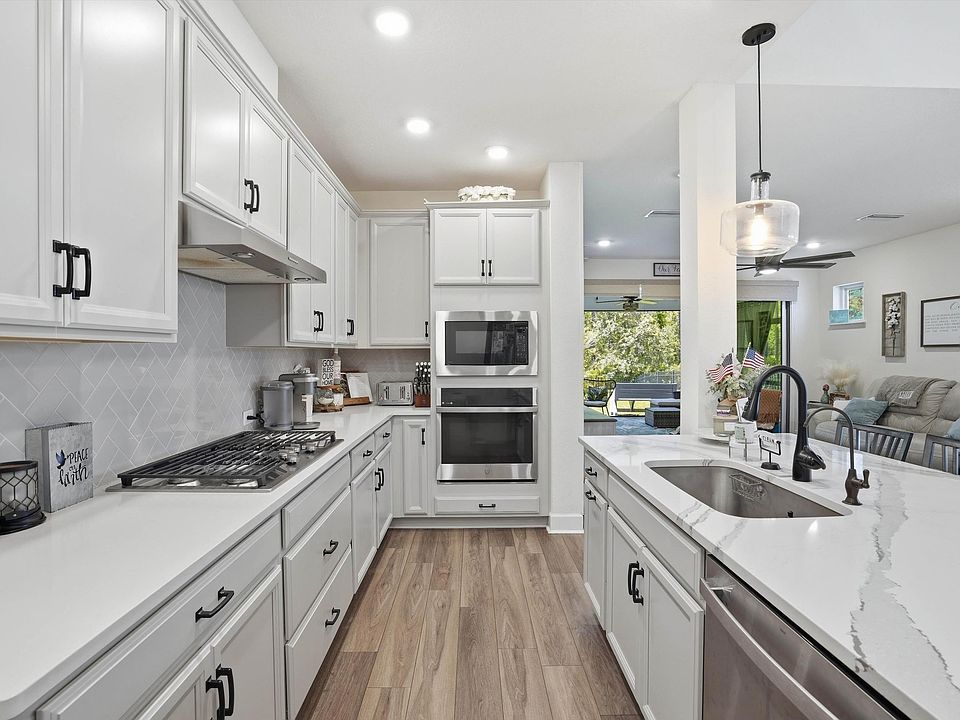 1st image of 414 Settlers Landing Dr