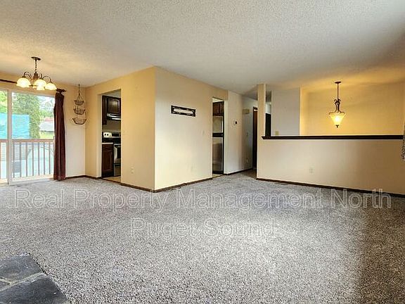 5th image of 6905 88th Pl NE