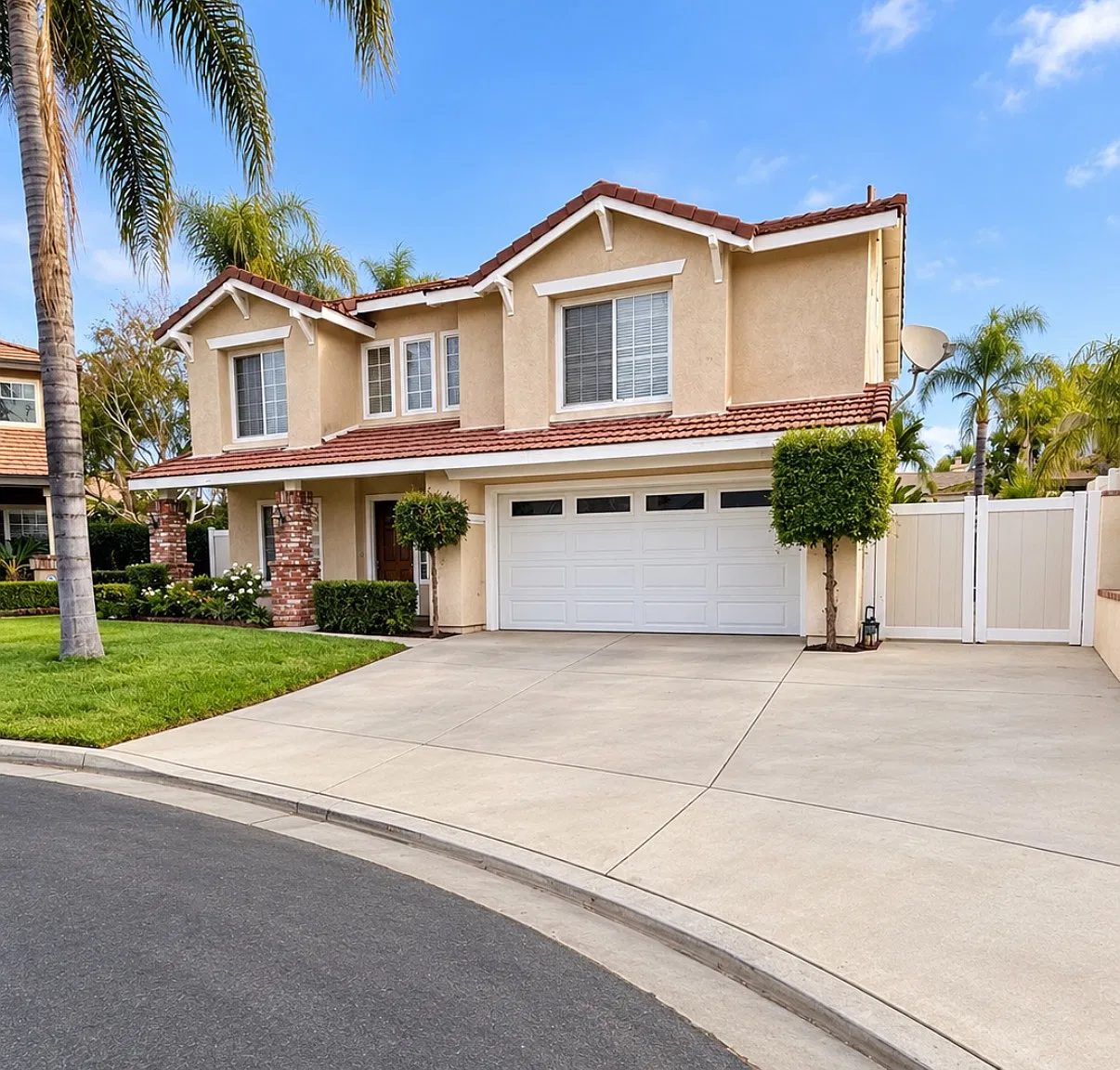 4 bed, 2.5 bath, 1563 sqft, $3,400 — Photo 1