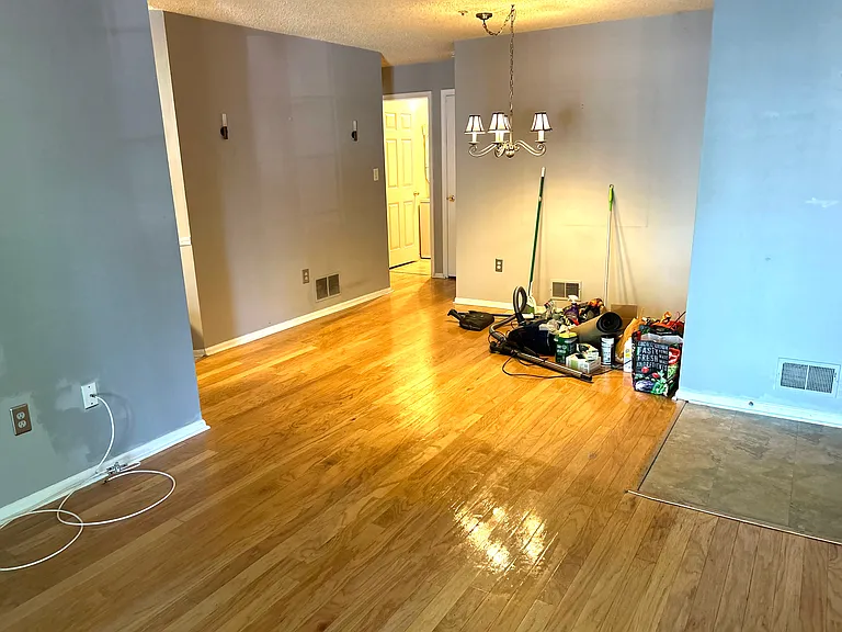 1076 Cambridge Ct — Photo 4