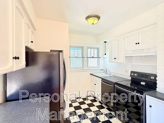 4th image of 209 W 35th St