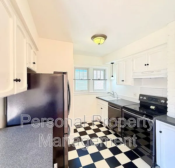 209 W 35th St — Photo 4