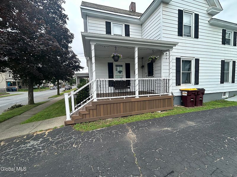 4th image of 21 Marion Avenue