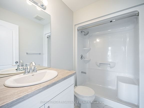 5th image of 519 Hayward St