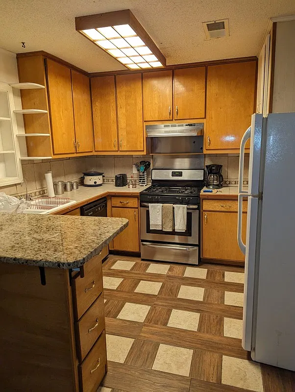 1 bed, 1.0 bath, $800 — Photo 2