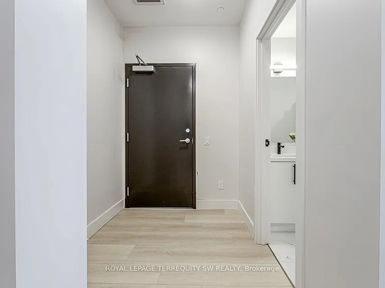 145 Clapperton St #204 — Photo 3