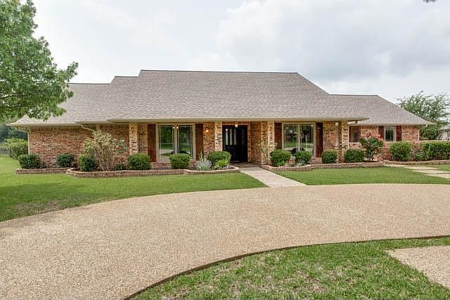 1st image of 2228 Meadow Dr