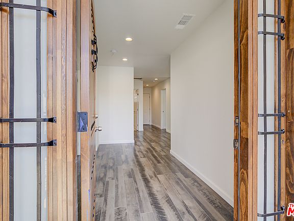 3rd image of 642 N La Fayette Park Pl