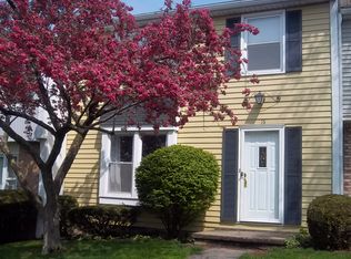 16 Summit Knolls Dr, Webster, NY