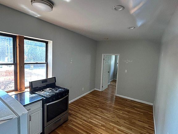 4th image of 84 E 2nd St APT 7