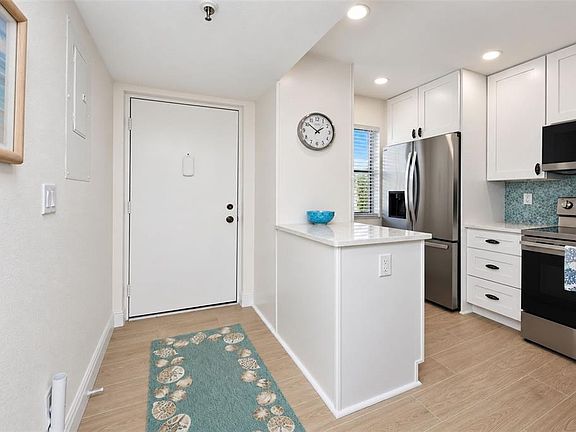 4th image of 1501 BEACH ROAD #406