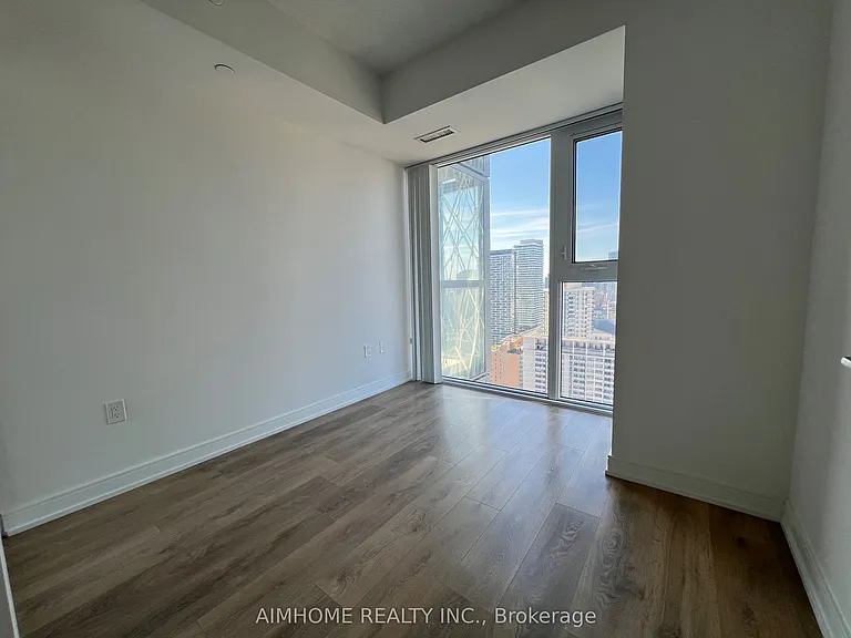 50 Wellesley St E #3210 — Photo 10