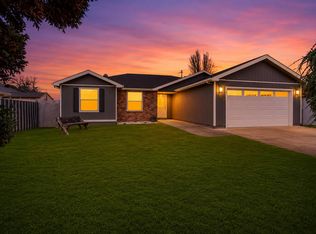 959 Westrop Dr, Central Pt, OR 97502