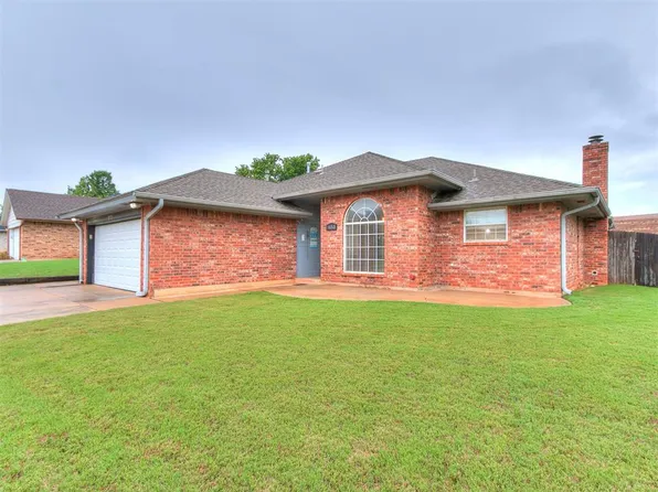 1653 NE 9th St, Moore, OK 73160