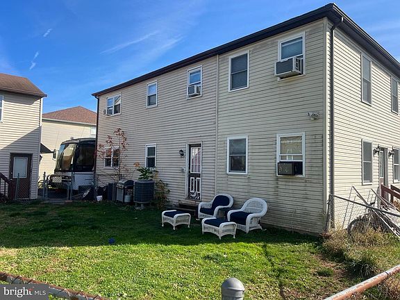 3rd image of 271 & 273 Shirley Dr