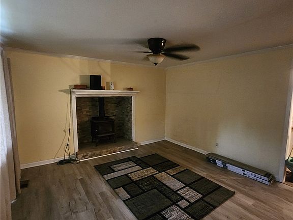 4th image of 8106 Holly Ave