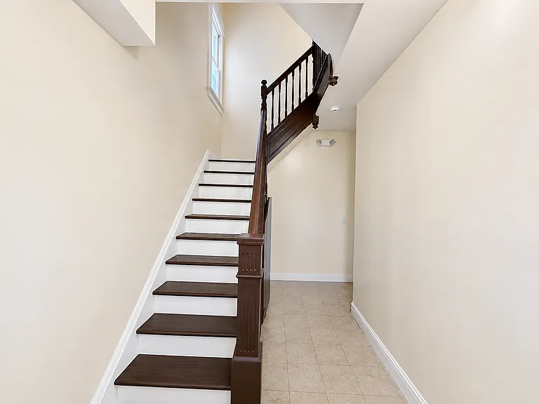 179 Jelliff Ave #2 — Photo 12