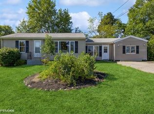 86 Chester St, Tiverton, RI 02878