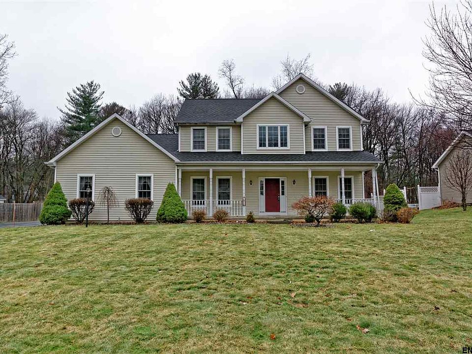 1st image of 10 Christinamarie Dr