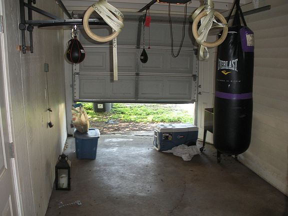 4th image of 6224 Milne Blvd