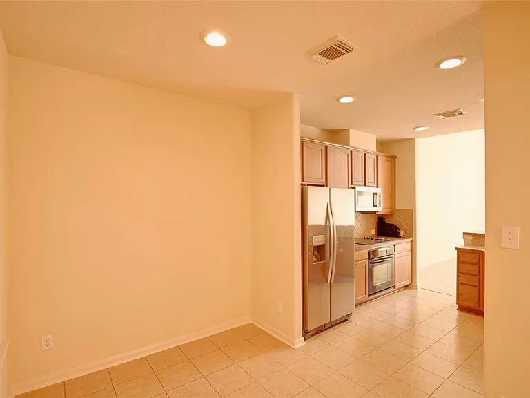 1139 Glenwood Canyon Ln — Photo 7
