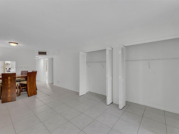 4th image of 860 SE 6th Ave APT 204