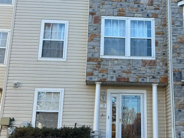17 Gwynnswood Rd, Owings Mills, MD 21117
