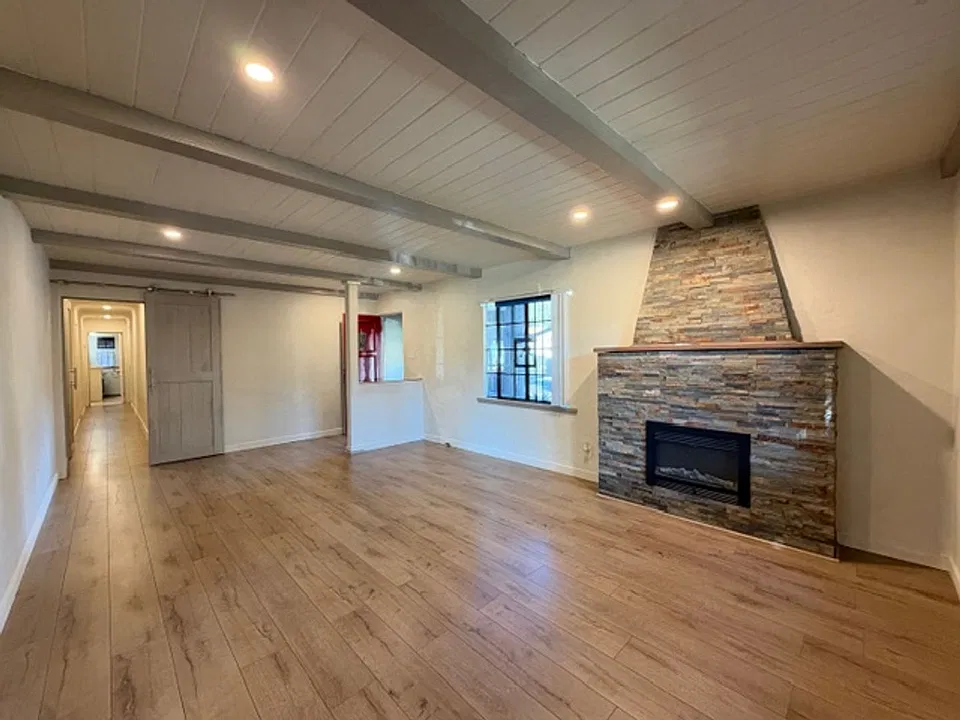 2493 & 2495 Cedar Ave