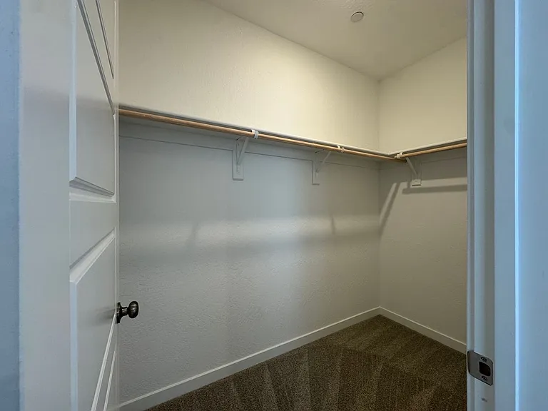 997 W Pioneer Dr — Photo 26