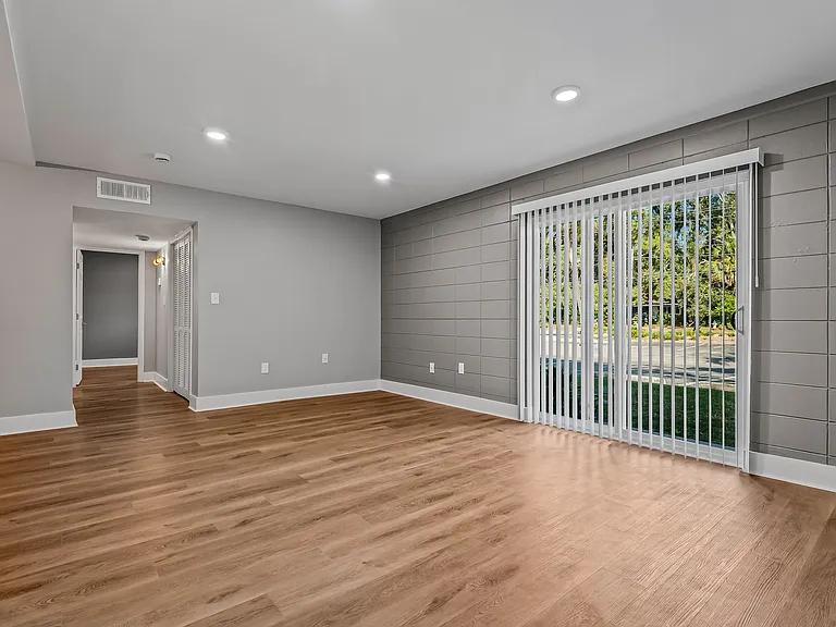 Serenity Place Central — Photo 10