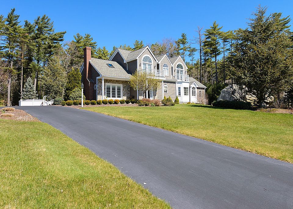 2nd image of 119 Country Club Way