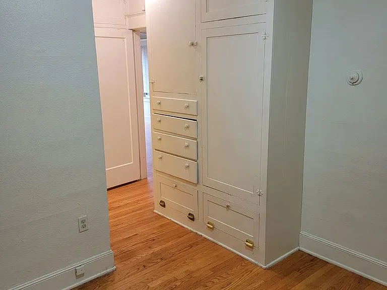 Avondale Apartments — Photo 47